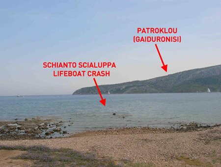 Veduta della costa greca di fronte all’isola di Patroklos, luogo del naufragio dell’Oria